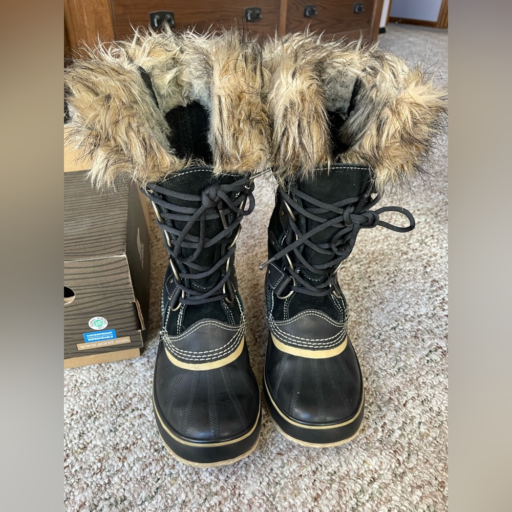Black SOREL Joan of Arctic Size 9